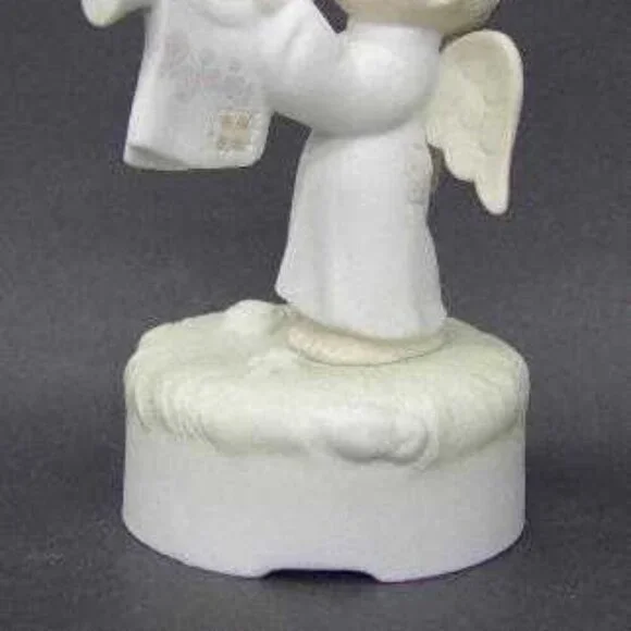 Precious Moments “Rejoice O Earth” Musical Figurine • Collectible - Picture 2 of 2